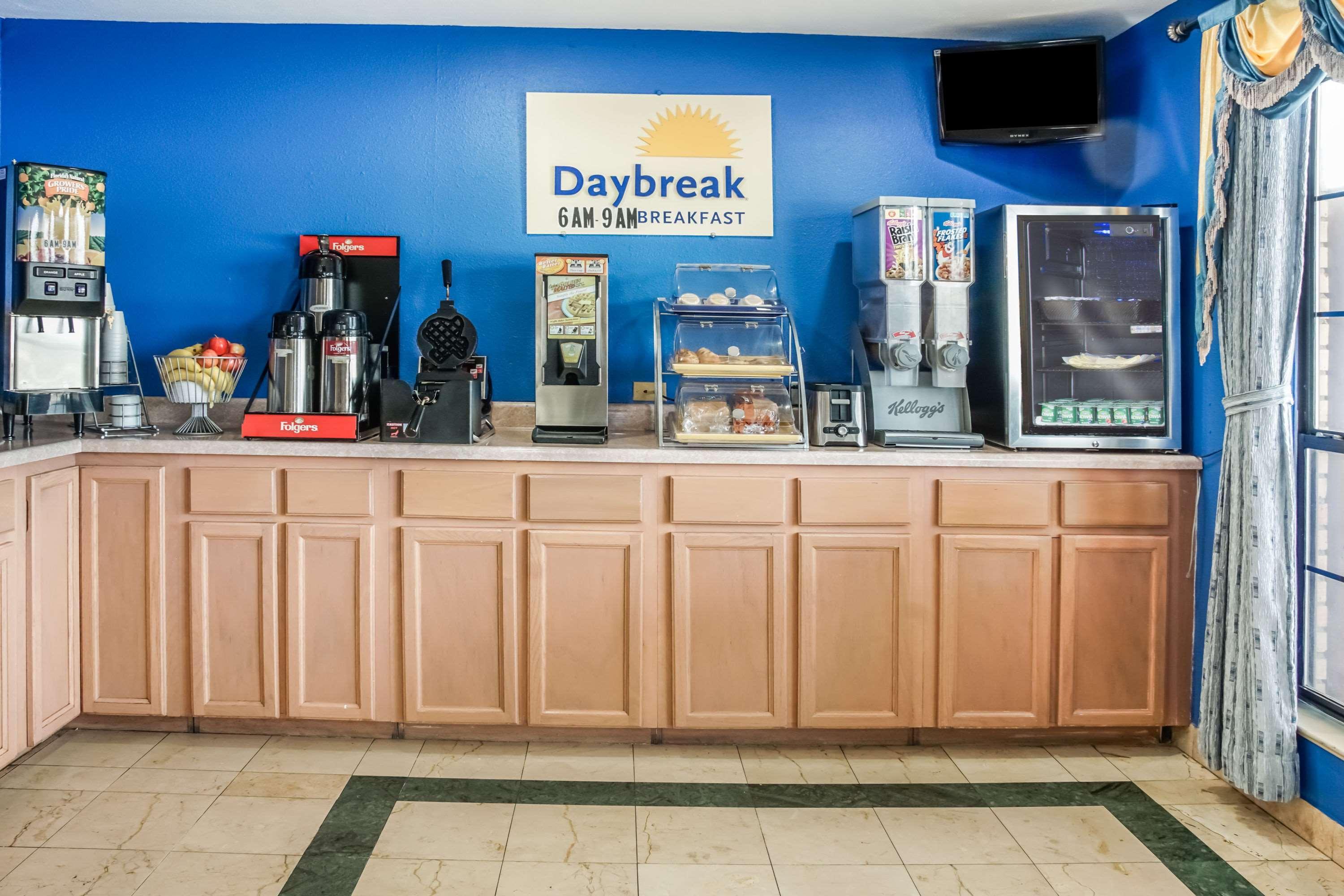 Days Inn By Wyndham Бастроп Екстер'єр фото
